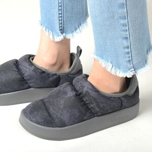 adidas PUFFY LETTE AfB_X ptBb^ fB[X Xj[J[ H~ ubN