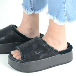 NIKE WMNS NK CALM ELEVATION FUR �i�C�L �E�B�����Y �J�[�� �G���x�[�V���� �t�@�[ ���f�B�[�X �T���_�� �u���b�N hv8560-001