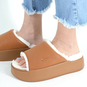 NIKE WMNS NK CALM ELEVATION FUR �i�C�L �E�B�����Y �J�[�� �G���x�[�V���� �t�@�[ ���f�B�[�X �T���_�� �u���E�� hv8560-200