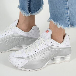 NIKE SHOX R4 �i�C�L �G�A �V���b�N�X ���f�B�[�X �X�j�[�J�[ �z���C�g�V���o�[ ar3565-101l