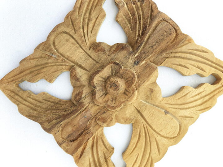 楽天市場 ウッドカービングレリーフ チーク 無垢材 木製 アジアン雑貨 バリ雑貨 木彫り 花柄 花模様 彫刻 壁掛け パネル アート 壁面オブジェ アートパネル リゾート 壁飾り アジアンテイスト スクエア 四角型 19ｘ19cm インテリア 寝具 収納 インテリア小物