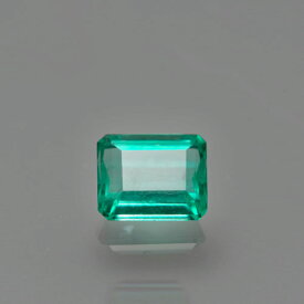 エメラルド0.31ct bd-2456aエメラルドはインクリュージョンが多い宝石として 知られてますが、このルースは特に透明感が高く 力強い輝きで大きな存在感があります。レアストーン専門店大阪ウエルダー