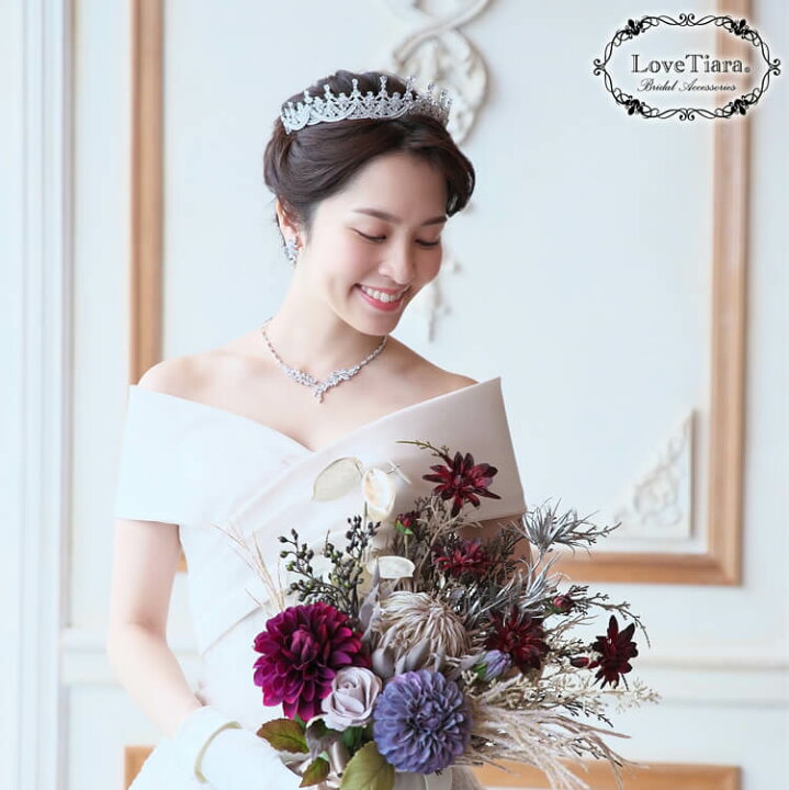 楽天市場 マディ ジルコニア ティアラ ウェディング ウエディング ブライダル 結婚式 花嫁 王冠 クラウン 大人 豪華 華やか 高品質 成人式 キラキラ アクセサリー ヘアアクセサリー ヘッドアクセサリー ヘッド アクセ 髪飾り カチューシャ キュービックジルコニア 小物