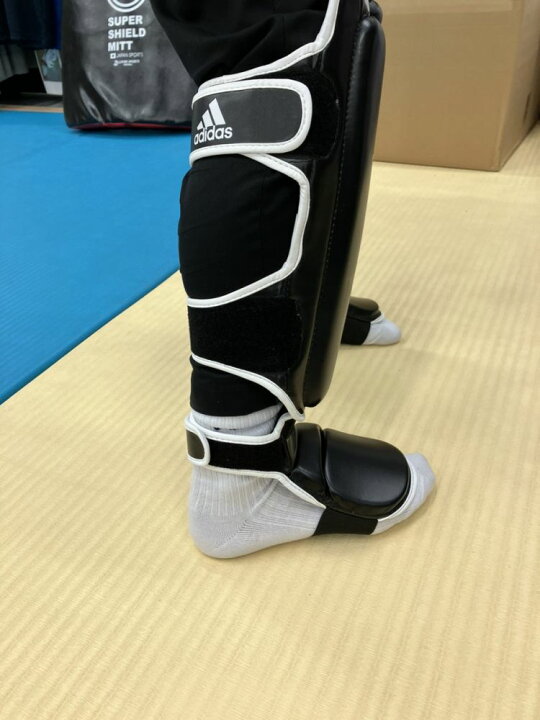 楽天市場】アディダス adidas 空手 キックボクシング格闘技 レッグ  