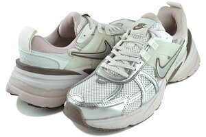 [ �|�C���g5�{&�ő�2000�~OFF�N�[�|�� ] �i�C�L �E�B�����Y V2K ���� �v���`�i���e�B���g ���^���b�N�V���o�[ NIKE WMNS V2K RUN platinum tint/metallic silver fd0736-010