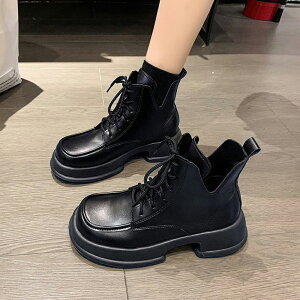 �V���[�g�u�[�c ���� ���[�N�u�[�c ���r