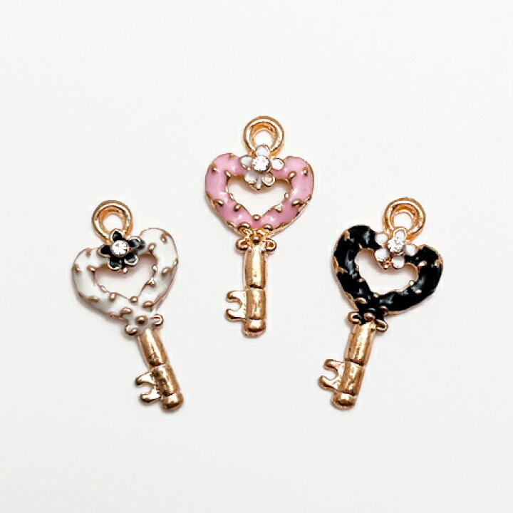 楽天市場】【アクセサリーパーツ】《チャーム》ハート型 鍵 モチーフ 
