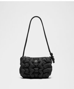 [����] ���������� lululemon ���� Quilty Puff �X���[���N���X�{�f�B�o�b�O 2.4L - �o�b�O - �J�W���A��