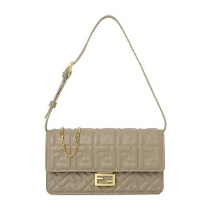 �y3%�I�t�N�[�|���z�z���z FENDI �t�F���f�B ���f�B�[�X �V�����_�[�o�b�O 8M0498 AAJD F0E65