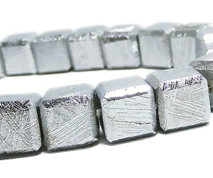 ビーズ メテオライト 鉄隕石 キューブ型 8x8mm玉 1粒売 ギベオン ムオニナルスタ隕石 ウィドマンシュテッテン構造 ラウンド パワーストーン