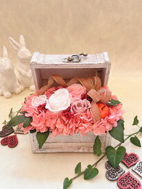 【プリザーブドフラワー】ギフト　プレゼント　ボックス　白い箱　お祝い　お誕生日　結婚祝い　母の日　敬老の日　退職　卒業 　お見舞い　白　グリーン