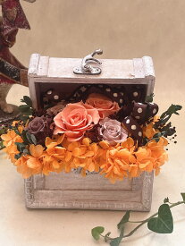 【プリザーブドフラワー】ギフト　プレゼント　ボックス　白い箱　お祝い　お誕生日　結婚祝い　母の日　敬老の日　退職　卒業 　お見舞い　 オレンジ