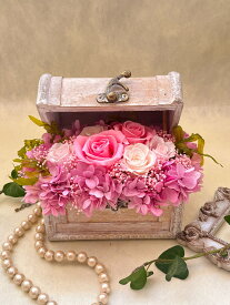 【プリザーブドフラワー】ギフト　プレゼント　ボックス　クリスマス　お誕生日　結婚祝い　母の日　敬老の日　退職　卒業 　お見舞い　ピンク