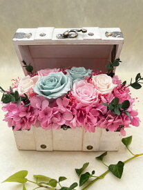 【プリザーブドフラワー】ギフト　宝箱　お祝い　結婚祝い　お誕生日　出産祝い　母の日　退職　クリスマス　卒業