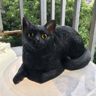 置物 猫 樹脂 レジンキャスト Freesize オブジェ うつ伏せの猫 デザイン11 赤い服を着た猫 ネコのオブジ…
