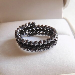 テラヘルツ ブラックスピネル ビーズ 形状記憶 巻き巻きリング サイズ 11号前後