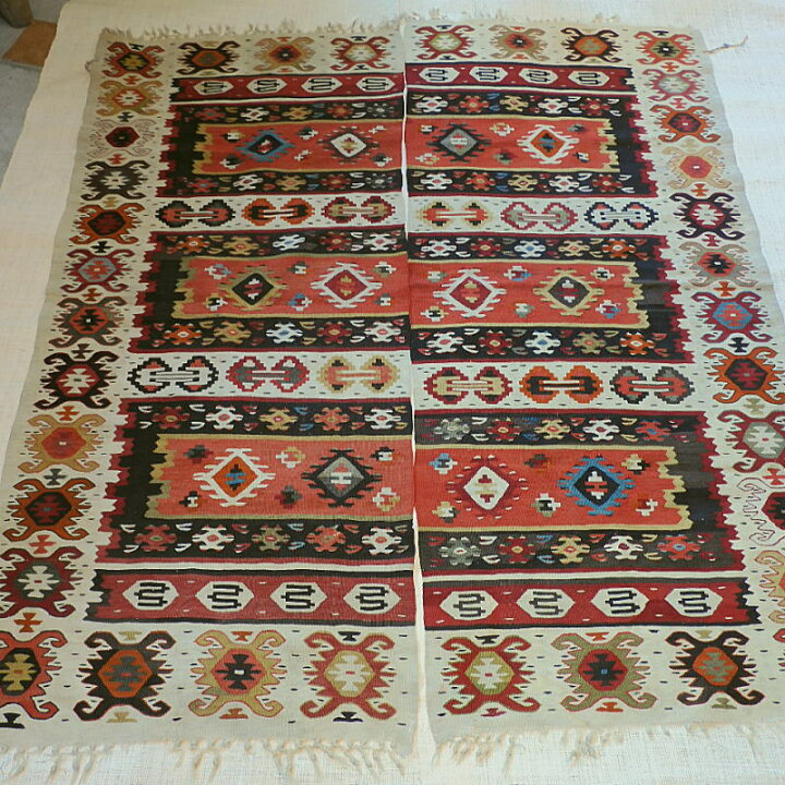 楽天市場】オールドキリム トルコ シャルキョイ産 160x138cm 50年物 