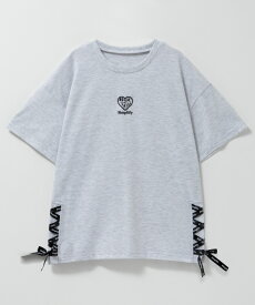 [10日限定P5倍][特別価格★更にクーポン割]シンプリファイ Simplify Tシャツ 子供服 女の子 キッズ 半袖 ガールズ トップス オーバーサイズ 大きめ 綿混 ロゴ プリント リボン レースアップ 黒 クルーネック カットソー