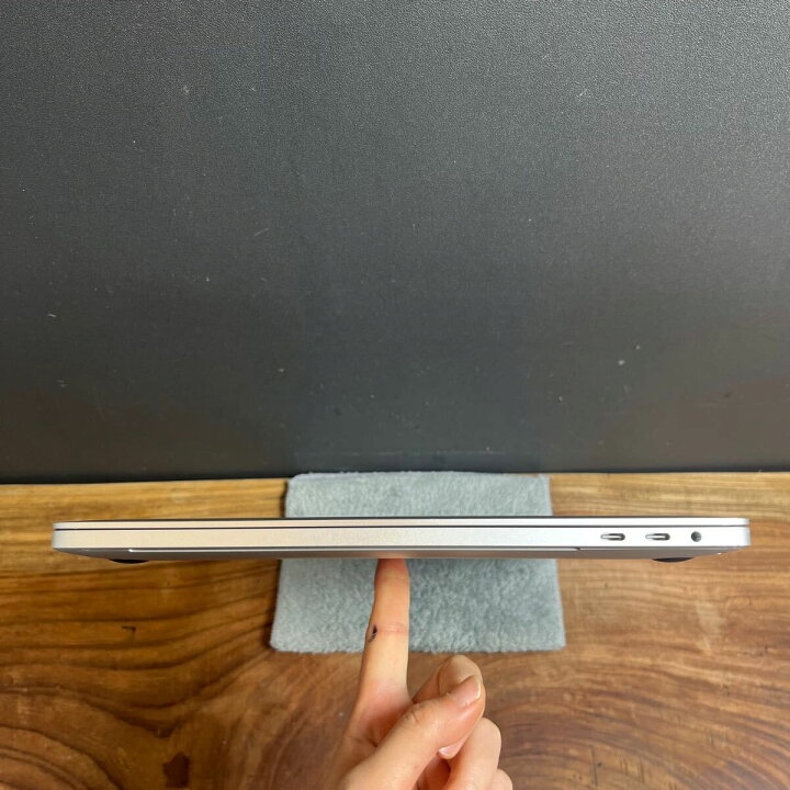 楽天市場】【中古】送料無料 ［美品/GPU搭載］Apple MacBook Pro 