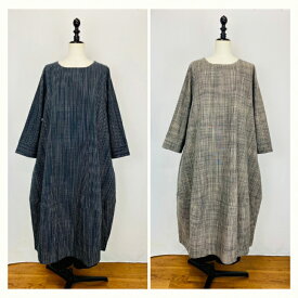 【遠州織物】 裾切替えコクーンワンピース 2カラー 逆スラブストライプ 黒 濃いグレー 長袖 ゆったり ミセス 40代 50代 60代 70代 80代 春 秋 天然素材 和風 ナチュラル 服 日本製 フリーサイズ ぷちままん 前田屋