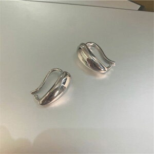 \レビューを書いて50%OFFクーポンゲット/イヤーカフ レディース シンプル シルバー ゴールド おしゃれ カジュアル プレゼント プチプラ 重ね付けOK 太め 両耳 きれいめ