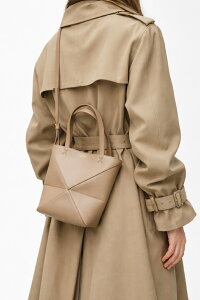 �����\ LOEWE ���G�x �p�Y���t�H���h�g�[�g �~�j�i�V���C�j�[�J�[�t�j�T���h Puzzle Fold Mini Sand �����֐ō��� ���f�B�[�X �V�i ���K�i A657V25X01 2150