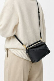 即発可能 LOEWE ロエベ パズルエッジ バッグ ミニ（ソフトグレインカーフ）MINI PUZZLE BLACK 送料関税込み レディース 新品 正規品 A510P88X60 1100