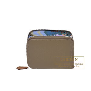 GX@AUbv@VNC RpNg@GgD[v/JVX@H[Gv\/VN@Vo[@HERMES@Azap@Silk'In Compact@Etoupe grey/Cassis@Epsom leather/Silk@Silver hardware