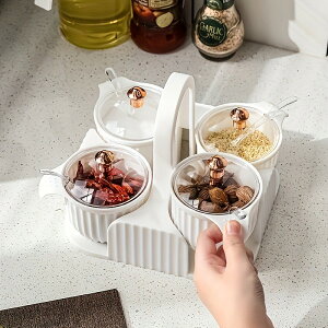 �y���������z�ƒ�p�L�b�`�������̎l�̃R���p�[�g�����g�����������{�b�N�X�Z�b�g�A�X�p�C�X�e��p�̃}���`�O���b�h�X�g���[�W�\�����[�V�����𓋍�