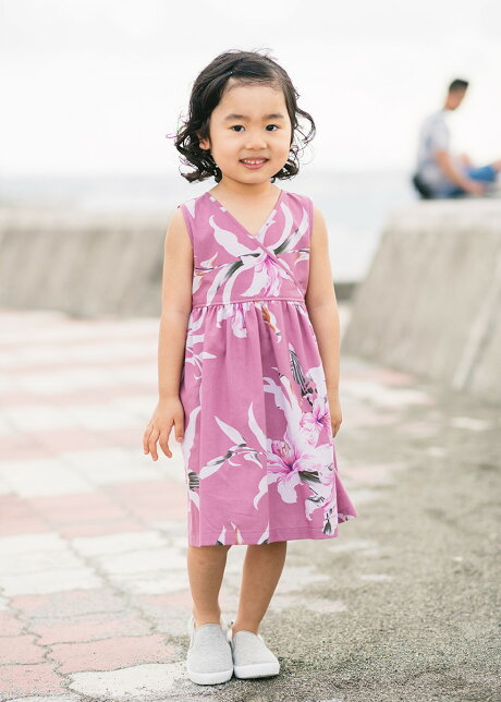 楽天市場 リゾート 人気 21 かりゆしウェア かりゆし ワンピース 結婚式 キッズ 大きいサイズ 沖縄版 アロハシャツ Majun マジュン Majun ギフト プレゼント シルエットリリー キッズワンピース Majun マジュン 楽天市場店