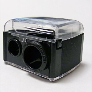 アダプター付で3サイズ対応 シャープナー 鉛筆削り《メール便・ネコポス対応 複数同梱可能》アダプターで細軸&太軸、色々なサイズに対応可能 蓋つきで削りカスが飛び散りにくい 詰まりや