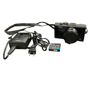 ��SIGMA DP2 �R���p�N�g�f�W�^���J���� 24.2mm F2.8 ����m�F�� �o�b�e���[ �[�d��t �O��������2412788