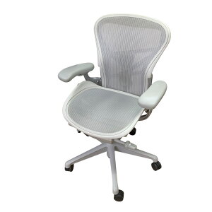 ��Herman Miller �A�[�����`�F�A ���}�X�^�[�h �~�l�����x�[�X �T�C�YA ���b�V�� �z���C�g ����m�F�ς� �g�p������ �L���X�^�[��OK �I�t�B�X�`�F�A2455594