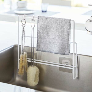 まな板スタンド おしゃれ 公式 シンプル 新商品 ふきん掛け 新作 乾燥 ホワイト 白 壁面収納雑貨 ブラック 黒 通気性 yamazaki ヤマザキ シンク中 タワーシリーズ 整理整頓 towerシリーズ キッチ