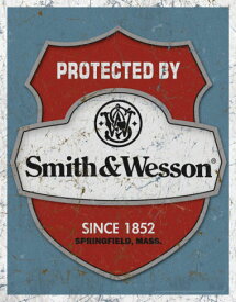 メタルサイン "PROTECTED BY Smith&Wesson" スミス＆ウェッソン 看板 41cm×30cm ■ 銃 ピストル シューティング 壁掛け サイン ショップ ガレージ インテリア ティンサイン ブリキ看板