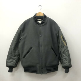 【中古】【メンズ】 markaware マーカウェア A23C-17BL01C VARSITY JACKET バーシティジャケット アウター 140-240115-at-4-tei サイズ：2 カラー：カーキ 万代Net店