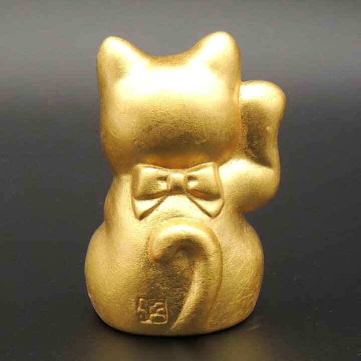 楽天市場 招き猫 置物 猫 雑貨 金箔開運招き猫 右手 金箔 箔一 金沢金箔 高さ7 5cm 国産 伝統工芸 スタイリッシュ モダン 右手上げ お金招き 縁起物 贈り物 ラッピング 熨斗 まねき猫 招きねこ ねこ おしゃれ ゴールド インテリア 玄関 箱入り 座布団付き 座布団
