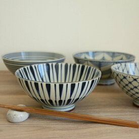 【飯碗 四季折々】 毛料 (大) 14.3cm　/　お茶漬け椀 ご飯茶碗 和食器 染め付け お茶碗 古染め付け 和モダン おしゃれ 御飯茶碗 茶わん 和柄 男性用茶碗 大きめ