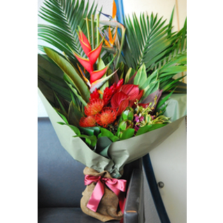 トロピカルな南国ムードたっぷりのハワイアンおまかせ花束 南国系の花たちが楽し