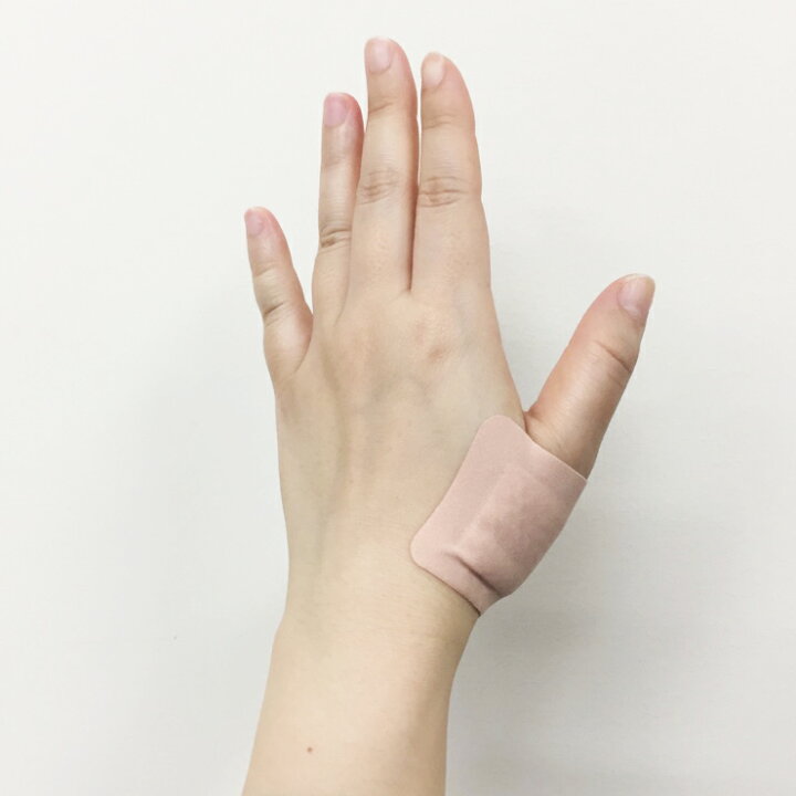 楽天市場 つぶつぶセラピー貼るタイプ スモール 一般医療機器 肩こり 指の痛み 指のしびれ 指ズキズキ ばね指 腱鞘炎 突き指 足の痛み 筋肉痛 偏平足 足裏 痛み 帯状疱疹後神経痛 薬剤不使用 かぶれにくい ギフト プレゼント 湿布ではありません ｍａｎｋｉ