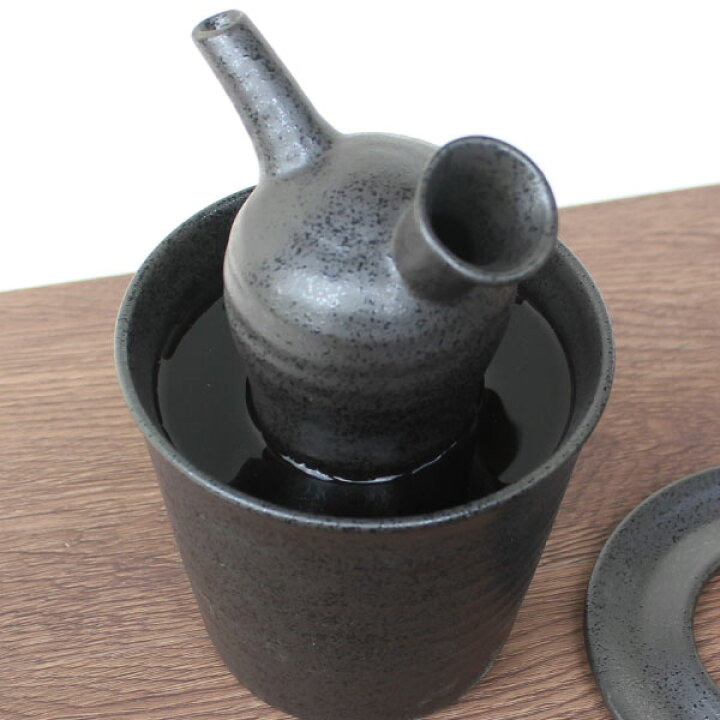 楽天市場】酒器/おしゃれ/熱燗/徳利/ぐい呑み/おちょこ/セット/蓋付き酒燗器/保温器/とっくり/温燗/日本酒/1.6合/日本製/美濃焼/ブラック/黒/プレゼント : マンモスビレッジ 楽天市場】酒器/おしゃれ/熱燗/徳利/ぐい呑み/おちょこ/セット/蓋付き酒燗器/保温器/とっくり/温燗/日本酒/1.6合/日本製/美濃焼/ブラック/黒/プレゼント : マンモスビレッジ