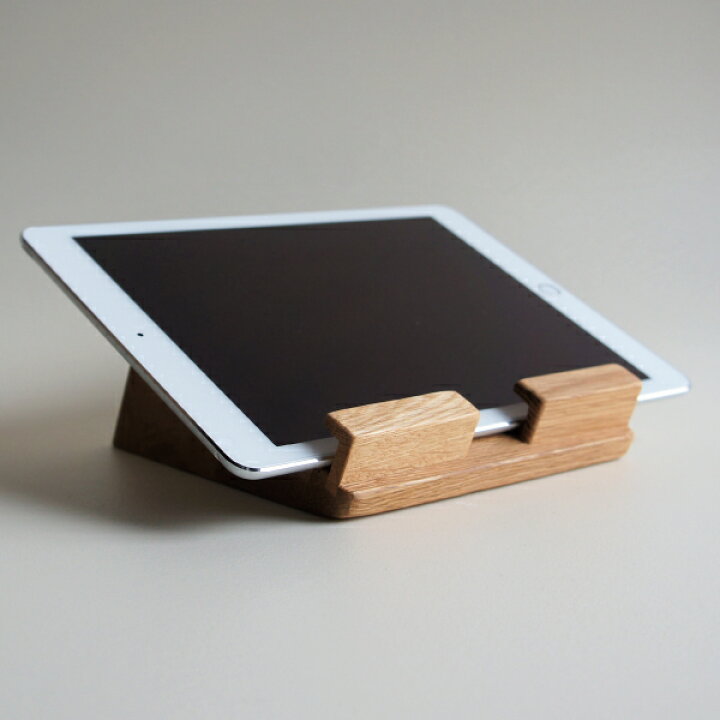 楽天市場 タブレットスタンド 木製 天然木 Ipadスタンド パットスタンド おしゃれ 横置き 縦置き 動画授業 充電しながら オーク ナラ材 マンモスビレッジ