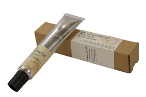 �A���}���R���g �n���h�N���[�� �p���T���g ���C���h �G�b�Z���V�����I�C�� wild essential oil hand cream arome recolte