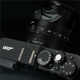 【中古】 《良品》 Leica D-LUX7 007 Edition 【『007』シリーズ60年の歴史を振り返る写真展開催を記念して、世界で1962台のみ生産された特別なモデルが入荷しました！】【点検証明書付きライカカメラジャパンにて各部点検済】 [ デジタルカメラ ]
