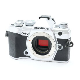 【あす楽】 【中古】 《美品》 OLYMPUS OM-D E-M5 Mark III ボディ シルバー [ デジタルカメラ ]