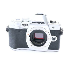 【あす楽】 【中古】 《並品》 OLYMPUS OM-D E-M10 Mark III ボディ シルバー 【接眼レンズ後カバー扉部品交換/各部点検済】【別売予備バッテリー付！】【シリアルナンバー : BHXA90348】 [ デジタルカメラ ]