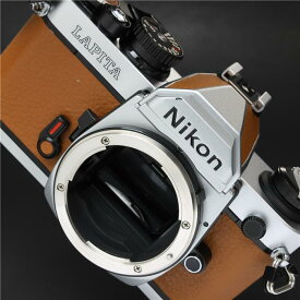 【中古】 《美品》 Nikon New FM2 LAPITAモデル 【世界でも珍しい、雑誌名を刻印した特別コラボモデルが入荷しました！】【裏蓋モルトプレーン部品交換/ファインダー内清掃/各部点検済】