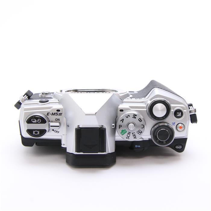 美品》 OLYMPUS OM-D E-M5 Mark III ボディ シルバー <br>[ デジタルカメラ カメラ・ビデオカメラ・光学機器 
