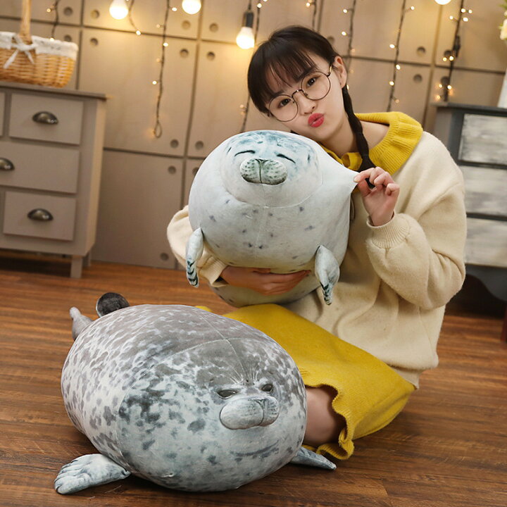 楽天市場 40cm 送料無料 ぬいぐるみ 全2カラーアザラシ ゴマフアザラシ あざらし 抱き枕 クッション 水族館 本物 インテリア 子供 おもちゃ 動物 おもしろ 可愛い かわいい 彼女に ふわふわで癒される 柔らか 心地いい 贈り物 プレゼント ギフト 楽天海外通販 Marbeine 楽天市場 40cm 送料無料 ぬいぐるみ 全2カラーアザラシ ゴマフアザラシ あざらし 抱き枕 クッション 水族館 本物 インテリア 子供 おもちゃ 動物 おもしろ 可愛い かわいい 彼女に ふわふわで癒される 柔らか 心地いい 贈り物 プレゼント ギフト 楽天海外通販 Marbeine