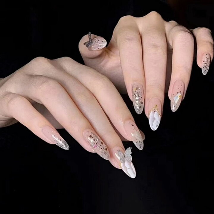 楽天市場 送料無料 ネイルチップ 24枚入り バタフライ チョウ 蝶々 キラキラ スクエア ロング つけ爪 ショート 淡い アートチップ デザインチップ 付け爪 各種デザイン 結婚式 披露宴 成人式 ウエディング ブライダル ワンカラー ジェルネイル オシャレ シンプル 無地
